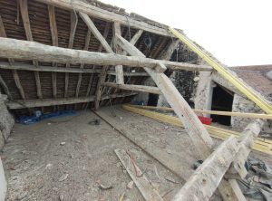 Toiture Boësses Pascale Allienne Bâtiment Entreprise générale du bâtiment à Puiseaux dans le Loiret.