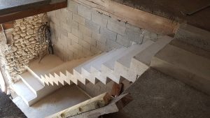 Escalier Boësses Pascale Allienne Bâtiment Entreprise générale du bâtiment à Puiseaux dans le Loiret.